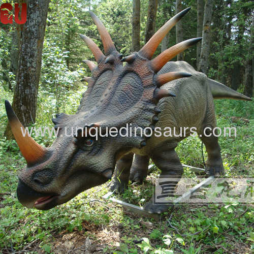 Artificial dinosaur with movements and sound