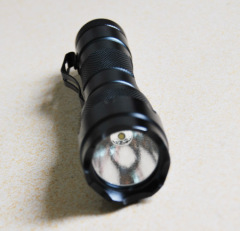 Strong LED Flashlight with US Cree R5 Chipset and Whole High-definition Toughened Glass Lens