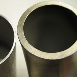 Alloy Steel Seamless Pipes & Tubes