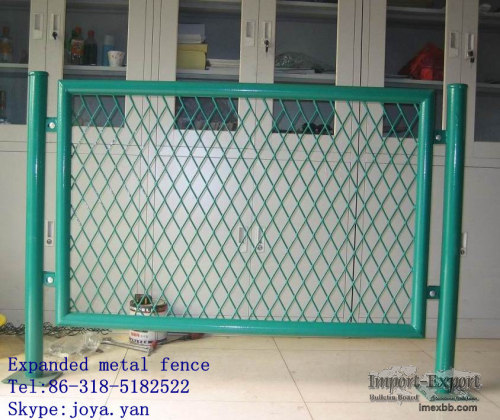 Expanded Metal Mesh Fence