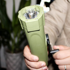 Wind-up torch of dynamo flashlight