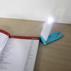 Mini foldable LED clip book light