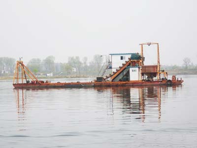 Good quality dredging vessel