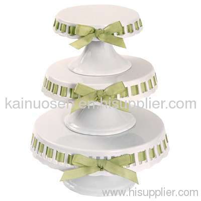 Ceramic cake stand with ribbon