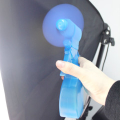 Water spray mini fan