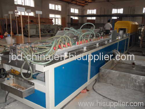 wood plastic extrusion line