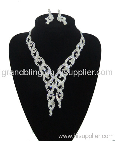 bridal jewelry/necklace set