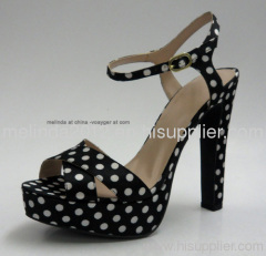 peep-toe lady sandals. platform shoes.platform sandals