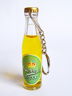 beer bottle keychain with liquid inside