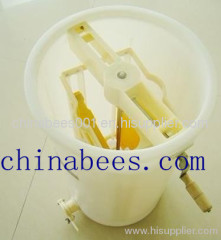 2 frame honey extractor made by plastic
