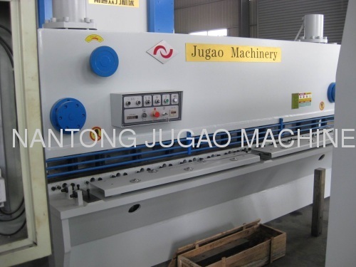 guillotine cutting machinery