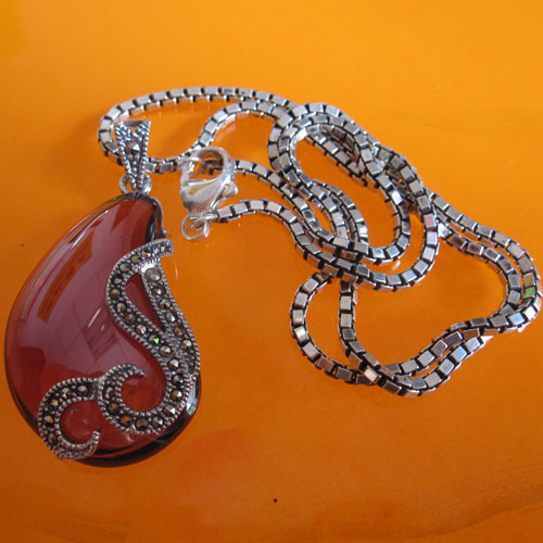 sterling silver garnet and marcasite pendant necklace,925 Thai silver jewelry