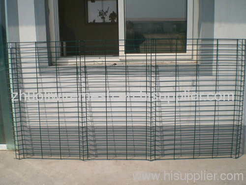 wire mesh fence