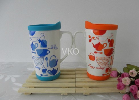 New Creative Travel Ceramic Mug With Silicone Grip And Lid