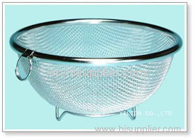 Wire mesh basket