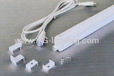 T5 Plastic fluorescent light fitting with switch and diffuser