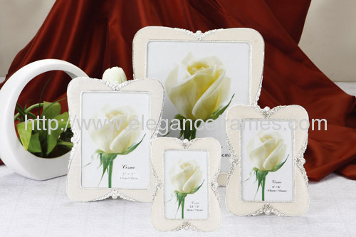 Pearls Inlayed Epoxy Coated Butterfly Shape Ename Photo Frames