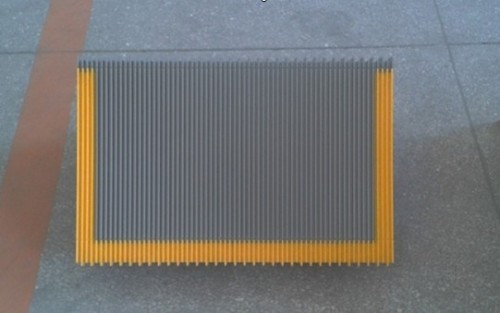 Grey Aluminum Step With Yellow Demarcations 600mm