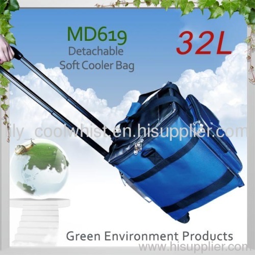 Cooler bag with wheels and pullers