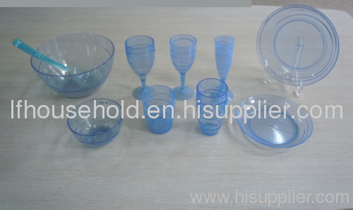 plastic dinnerware sets