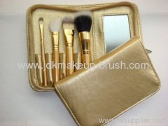 cosmetic brush set with mirror