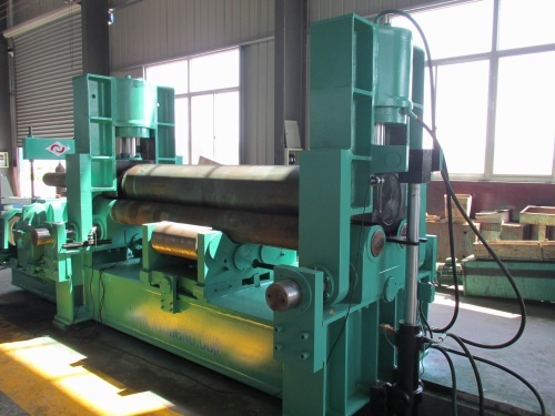 Three rollers rolling machine