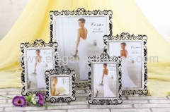 Crystals Inlayed Hollowed Out Border Zinc Photo Frames