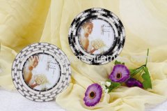 round photo frames