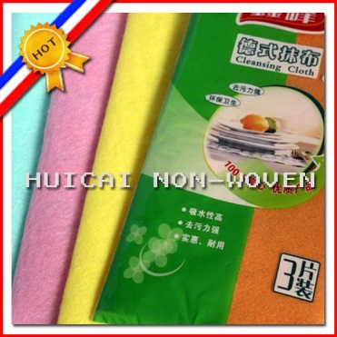 All purpose non-woven cleaning wipe