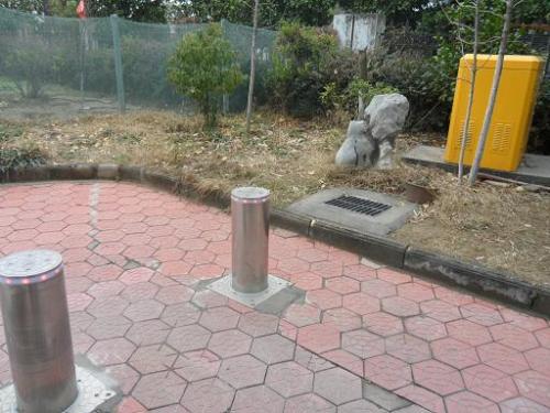 safety automatic bollards