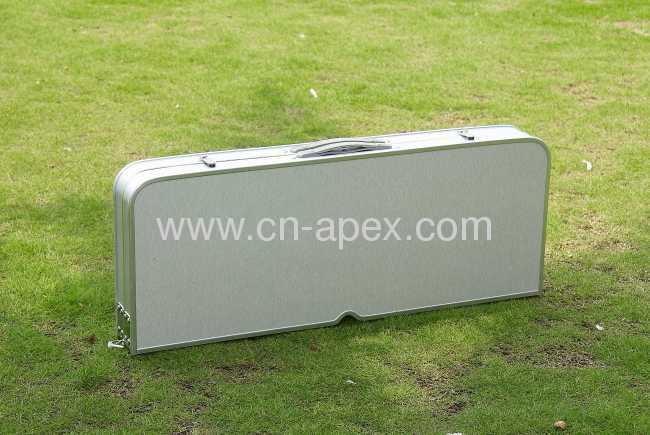 Aluminum integral type outdoor folding table