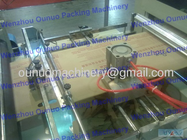 T-shirt bag making machine