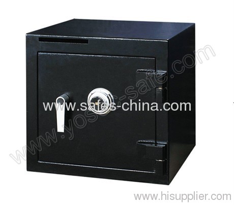 Cash money box with slot