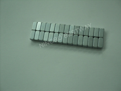 Sintered permanent block magnet