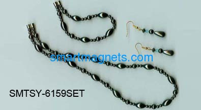 Elegant ferrite magnetic necklace