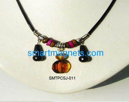 Hotest ferrite magnetic pendant