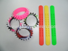 2013 fashion silicone colors Slap burr bracelet