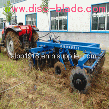 1BZ(BX) Series of semi-mounted heavy-duty disc harrow with tractor
