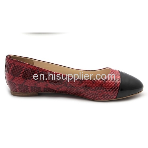 Ladies flat shoes