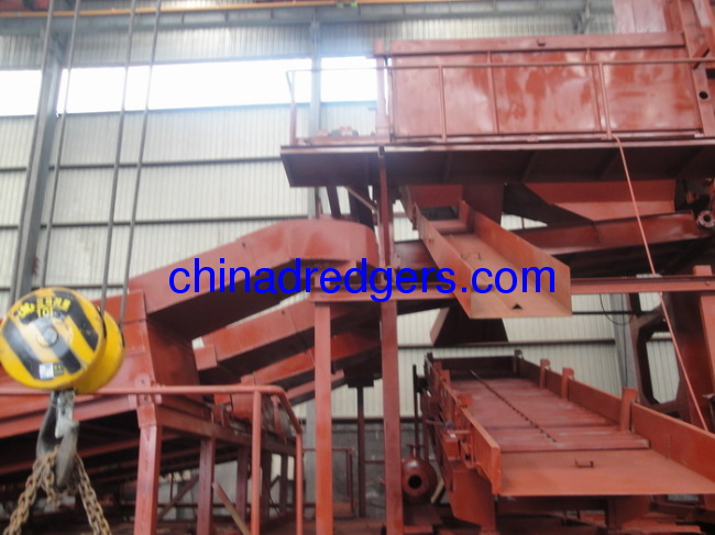 Bucket chain sand dredger