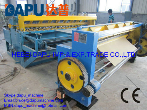 Automatic wire mesh welding machine