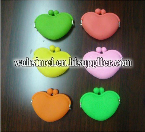 Heart shaped silicone purse for coin