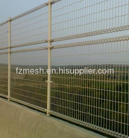 Weaving and welded road wire fence