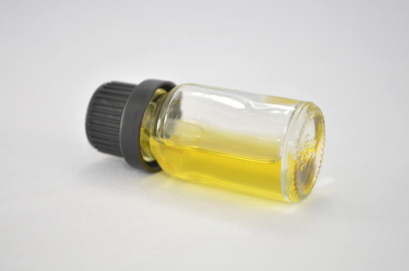 Thin Consistency Gingerol Essential Oil Yellowish Color