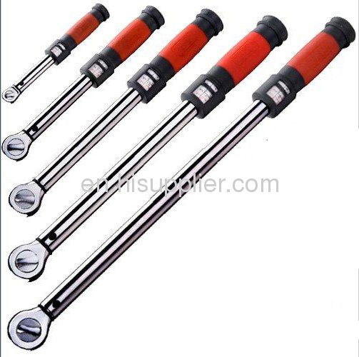 Double window scale pre-setting torque wrench