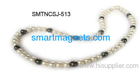 Imitates pearl color magnetic necklaces