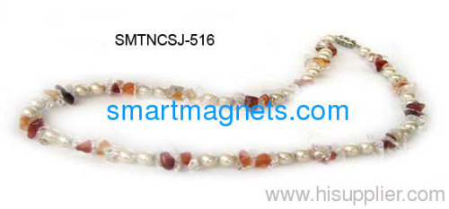 pearl color the magnetic necklace