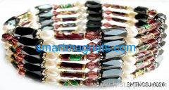 magnetic chain with closionne and glass