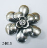 Z4015 Flower Shape Zinc Alloy Brooches