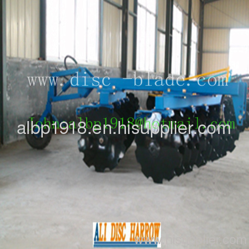 1BZ(BX) Series of semi-mounted heavy-duty disc harrow with tractor